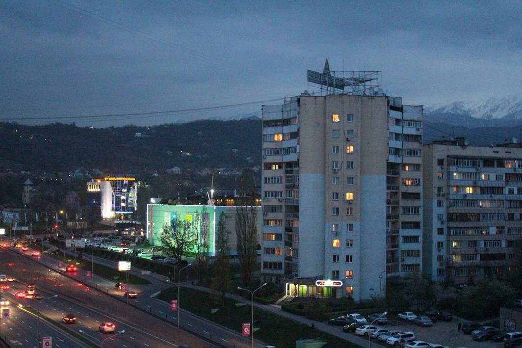 Nadezhda Apartments In Samal Almaty Phòng bức ảnh